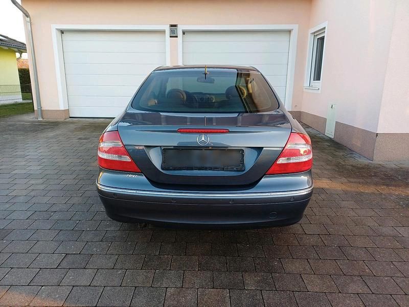 Gebraucht Mercedes CLK270 163 PS (119 kW) 2004 Blau Coupé