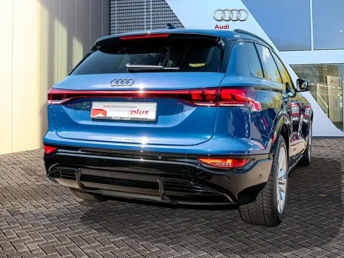 Gebraucht Audi Q6 e-tron S-Line 185 kW (252 PS) 2025 Ascariblau metallic SUV