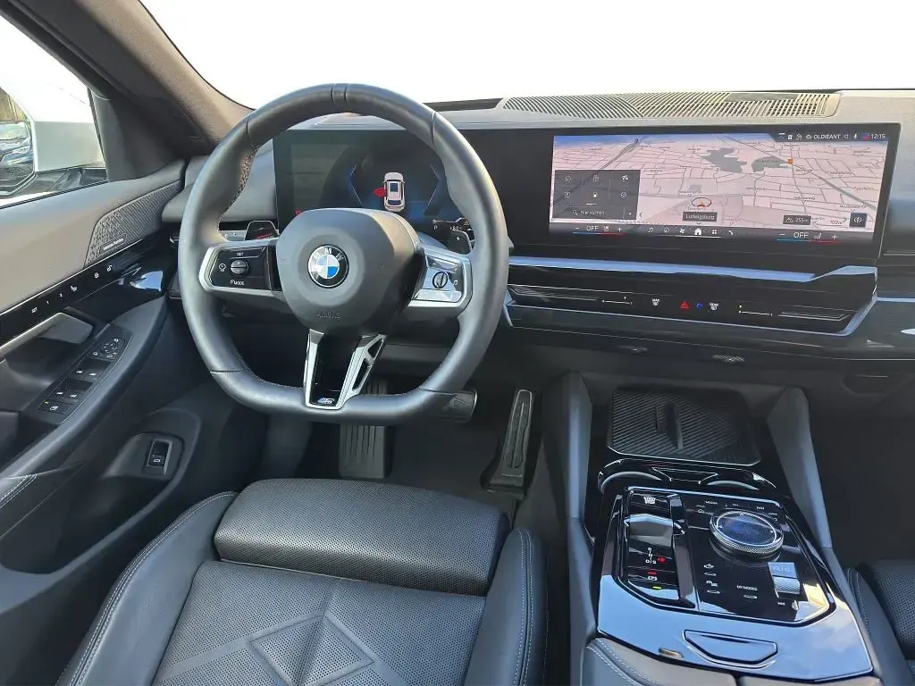Gebraucht BMW 540 M Sport 303 PS (222 kW) 2025 Weiß Kombi