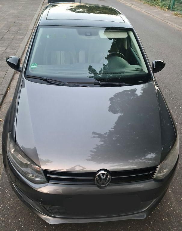 Grau Gebraucht 2013 VW Polo Match Limousine | 6.800 € (Guter Preis) - Bild 1/4