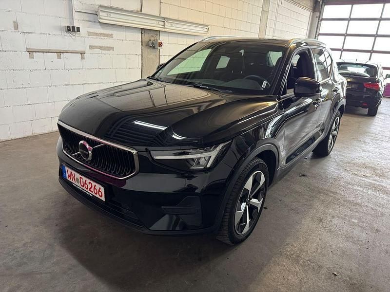 Schwarz Gebraucht 2023 Volvo XC40 SUV | 26.990 € (Guter Preis) - Bild 1/4