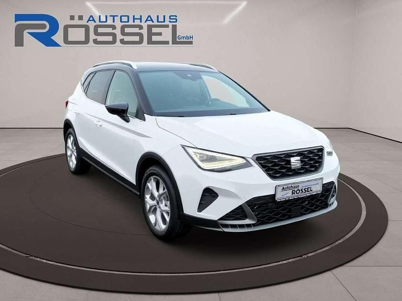 Neu Seat Arona FR 150 PS (110 kW) 2026 Nevada weiß/dach midnight schw SUV