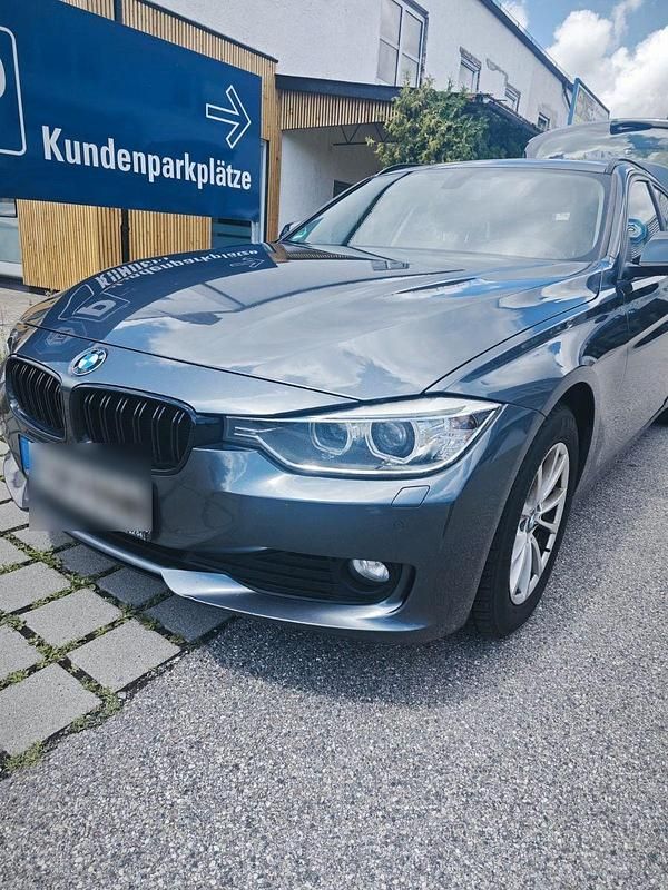 Grau Gebraucht 2013 BMW 318 Luxury Line Kombi | 6.750 € (Fairer Preis) - Bild 1/4