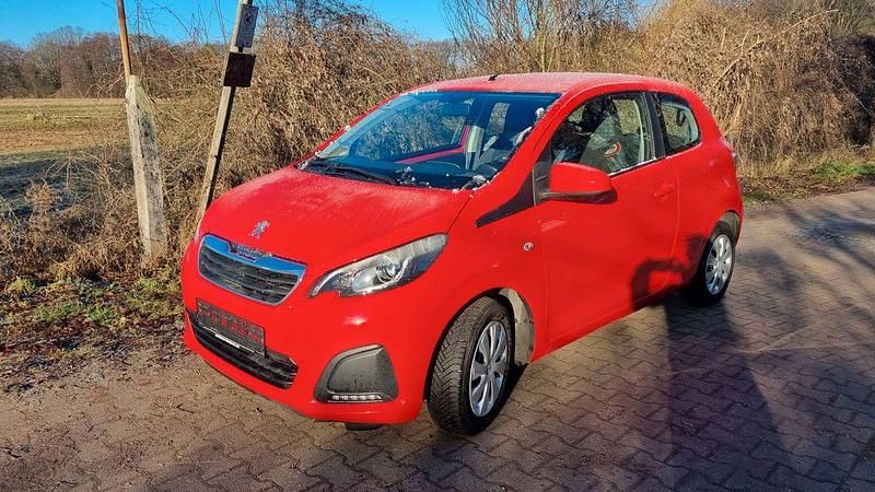 Rot Gebraucht 2021 Peugeot 108 Access Kleinwagen | 7.900 € (Guter Preis) - Bild 1/4