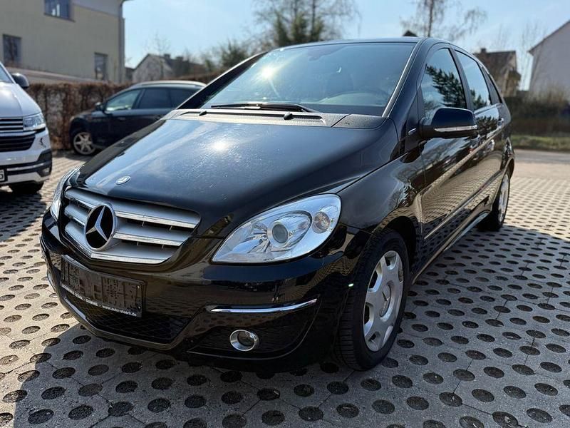 Gebraucht Mercedes B180 116 PS (85 kW) 2010 Schwarz Van / Kleinbus