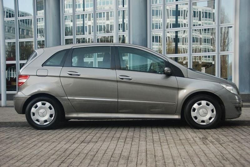 Gebraucht Mercedes B150 95 PS (69 kW) 2005 Grau Van / Kleinbus