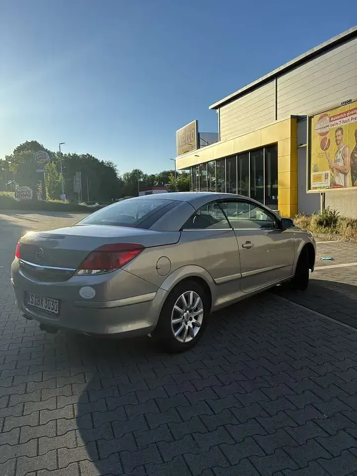 Gebraucht Opel Astra Edition 116 PS (85 kW) 2007 Cabrio