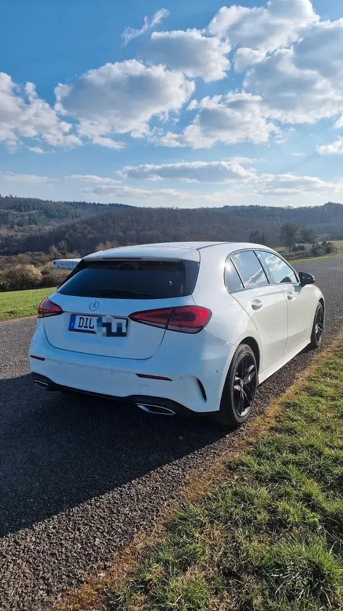 Gebraucht Mercedes A200 AMG 163 PS (119 kW) 2018 Weiß Kleinwagen