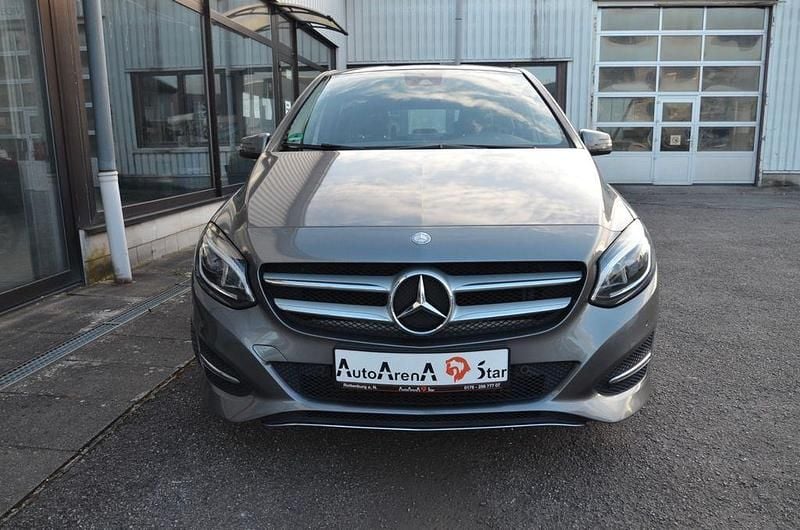 Gebraucht Mercedes B180 122 PS (89 kW) 2016 Mountaingrau  met. Van / Kleinbus