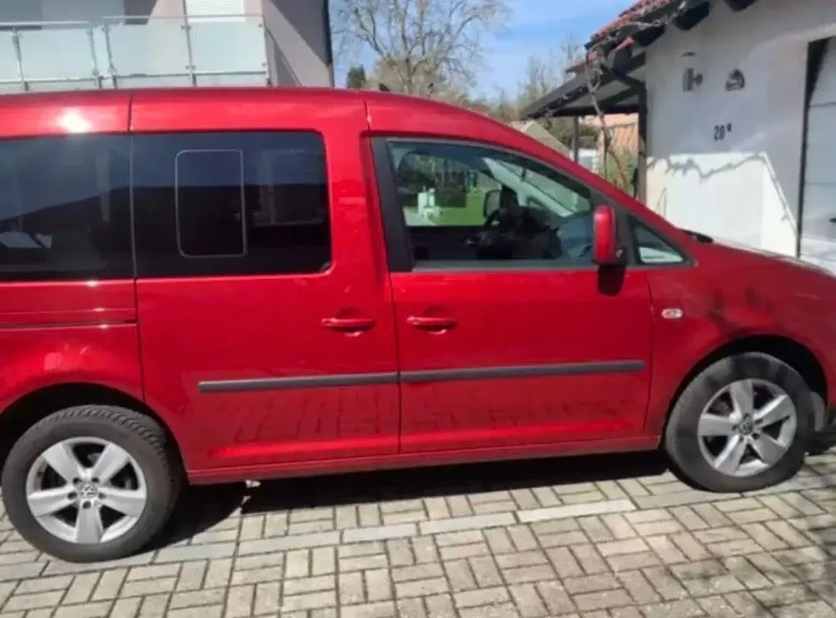 Gebraucht VW Caddy Life 140 PS (102 kW) 2009 Rot Van / Kleinbus