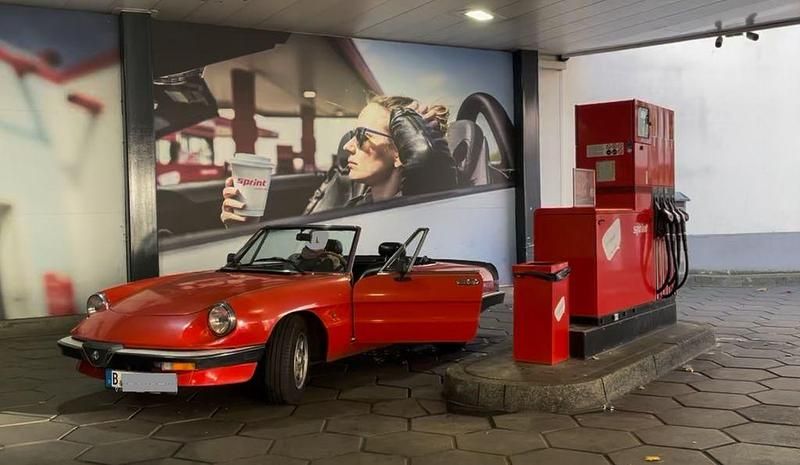 Rot Gebraucht 1985 Alfa Romeo Spider Cabrio | 11.500 € - Bild 1/4