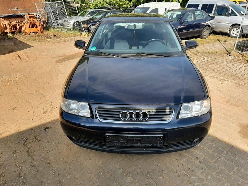 Blau Gebraucht 2002 Audi A3 Kleinwagen | 300 € (Superpreis) - Bild 1/4