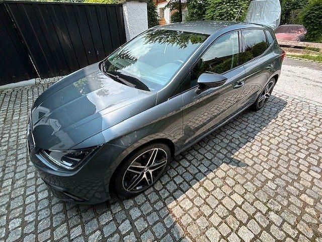 Grau Gebraucht 2018 Seat Ibiza FR Kleinwagen | 12.999 € (Guter Preis) - Bild 1/4