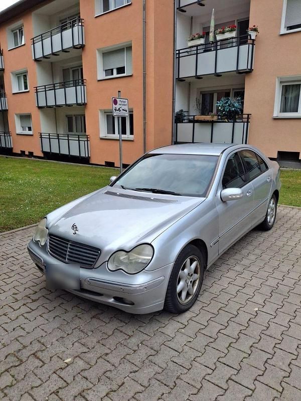 Silber Gebraucht 2002 Mercedes C270 Elegance Limousine | 2.700 € (Superpreis) - Bild 1/4