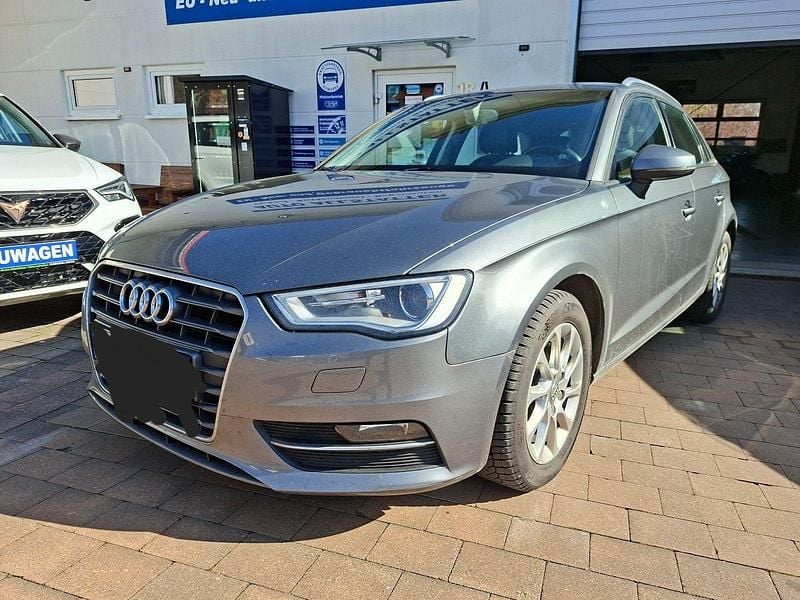 Gebraucht Audi A3 Attraction 105 PS (77 kW) 2014 Grau Kombi