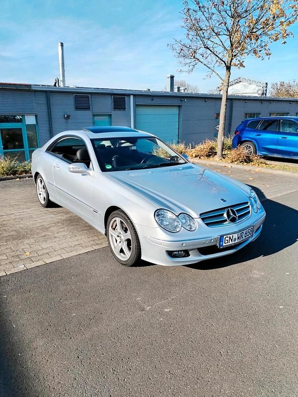 Silber Gebraucht 2007 Mercedes 190 Limousine | 6.100 € - Bild 1/4