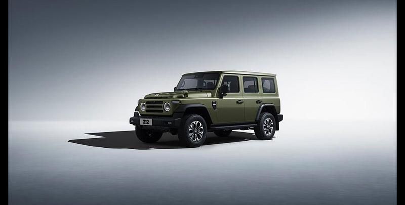 Neu BAW 212 166 PS (122 kW) 2025 Schwarz SUV