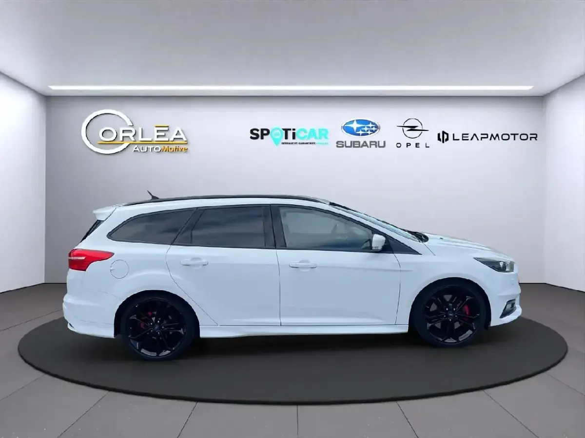 Gebraucht Ford Focus ST 185 PS (136 kW) 2015 Weiß Kombi