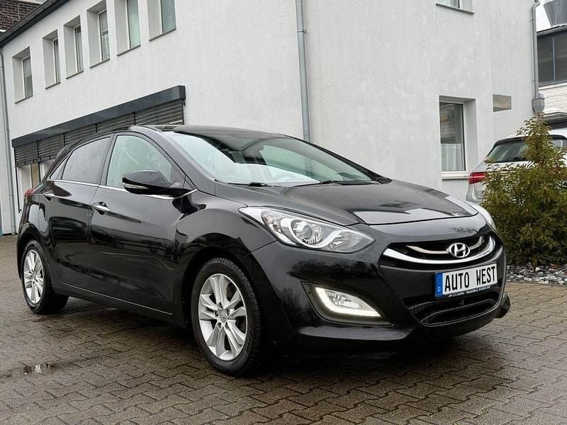 Gebraucht Hyundai i30 Edition 110 PS (80 kW) 2014 Schwarz Limousine