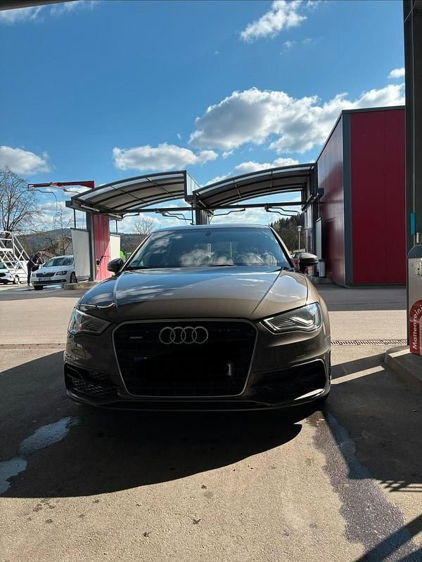 Gebraucht Audi A3 S-Line 179 PS (131 kW) 2015 Braun Limousine