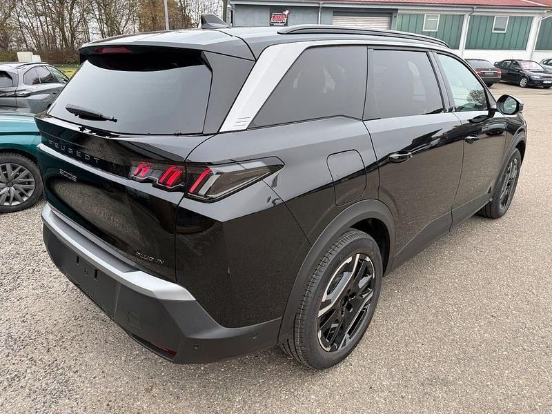 Neu Peugeot 5008 Allure 194 PS (142 kW) 2025 Schwarz SUV