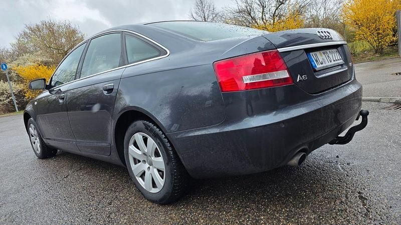 Gebraucht Audi A6 Sport 170 PS (125 kW) 2010 Dunkel Limousine