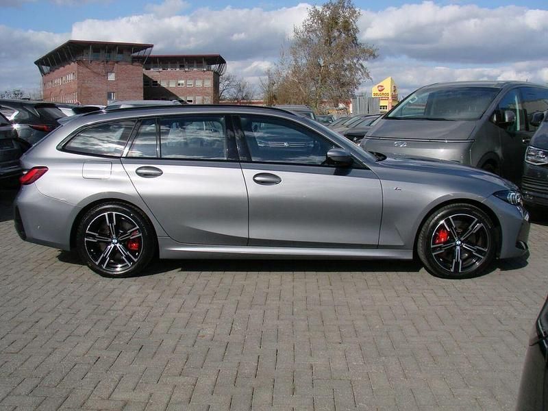 Gebraucht BMW 320 Shadowline 184 PS (135 kW) 2024 Grau metallic Kombi