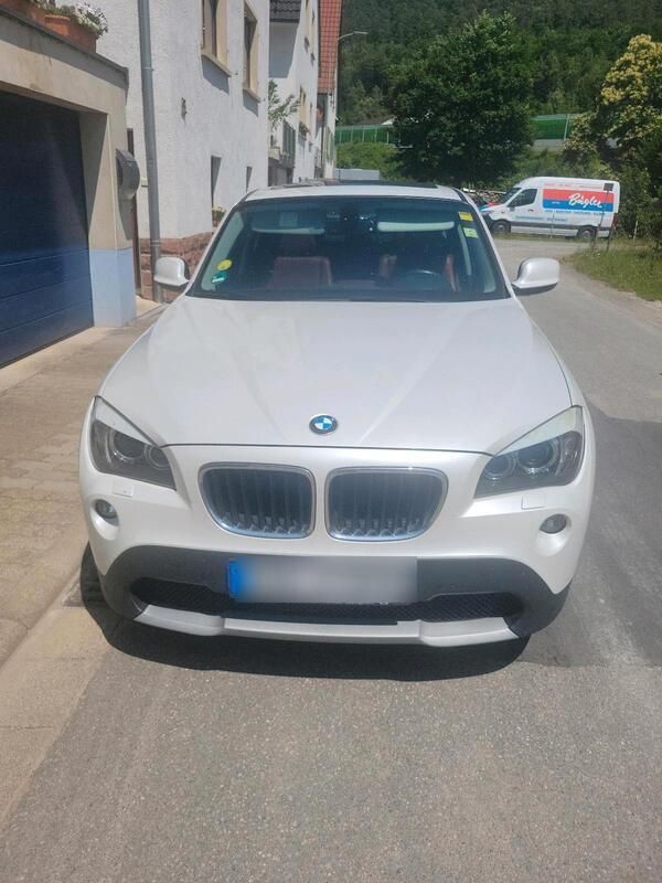 Andere außenfarben Gebraucht 2011 BMW X1 SUV | 7.500 € - Bild 1/4