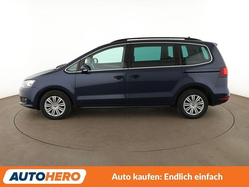 Gebraucht VW Sharan Comfortline 150 PS (110 kW) 2017 Blau Van / Kleinbus