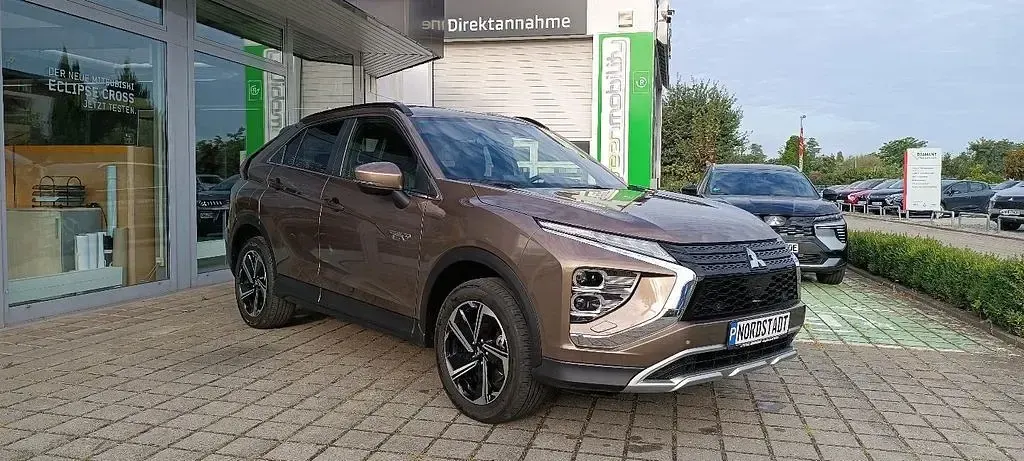 Gebraucht Mitsubishi Eclipse Cross Plus 188 PS (138 kW) 2024 Braun SUV
