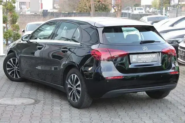 Gebraucht Mercedes A200 150 PS (110 kW) 2025 Nachtschwarz Limousine