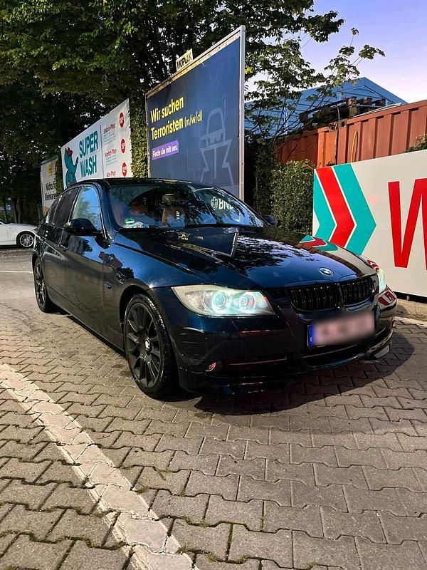 Schwarz Gebraucht 2006 BMW 330 Limousine | 6.850 € (Guter Preis) - Bild 1/4