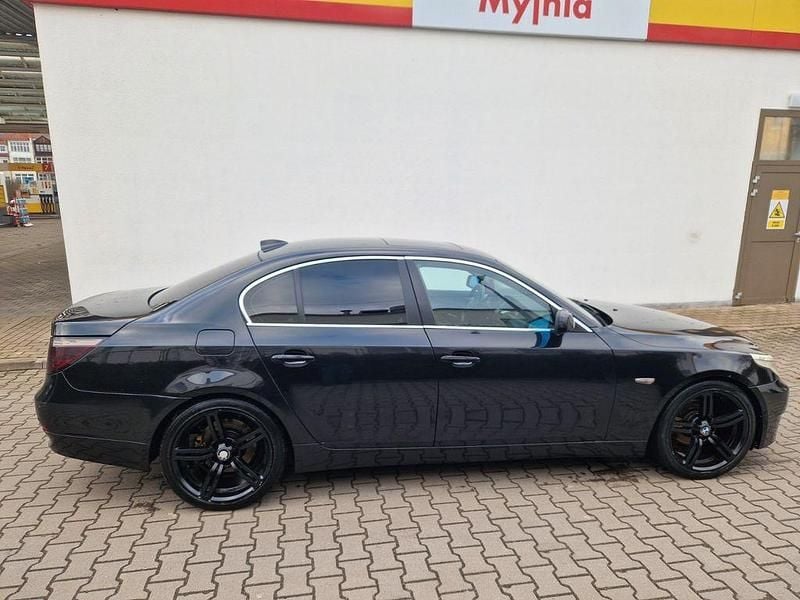 Gebraucht BMW 525 M Sport 192 PS (141 kW) 2004 Schwarz Limousine