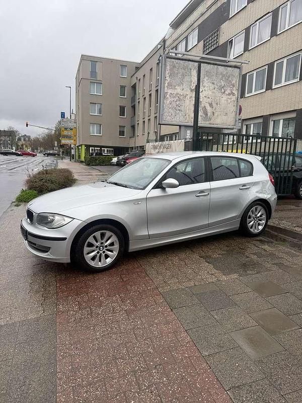 Gebraucht BMW 116 116 PS (85 kW) 2007 Titansilber metallic Kleinwagen