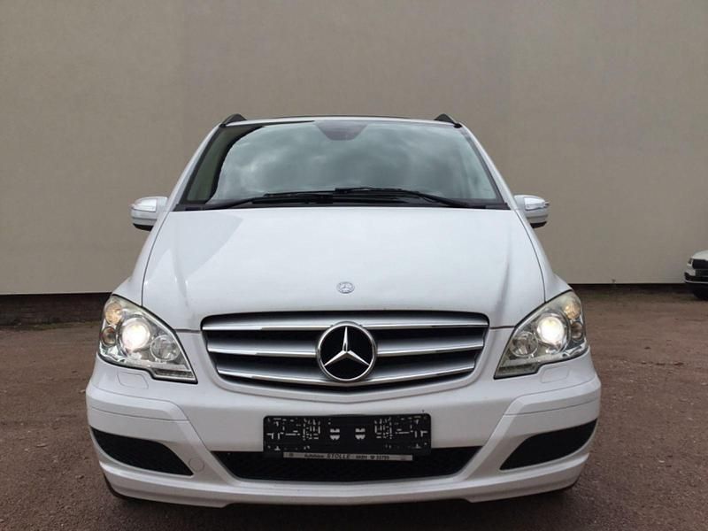 Weiß Gebraucht 2011 Mercedes Viano Van / Kleinbus | 11.950 € (Guter Preis) - Bild 1/4