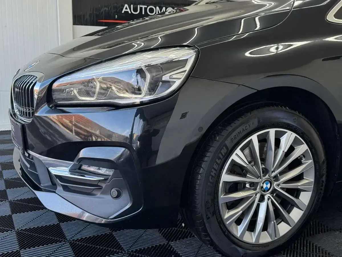 Gebraucht BMW 220 Luxury Line 190 PS (139 kW) 2022 Saphirschwarz Van / Kleinbus