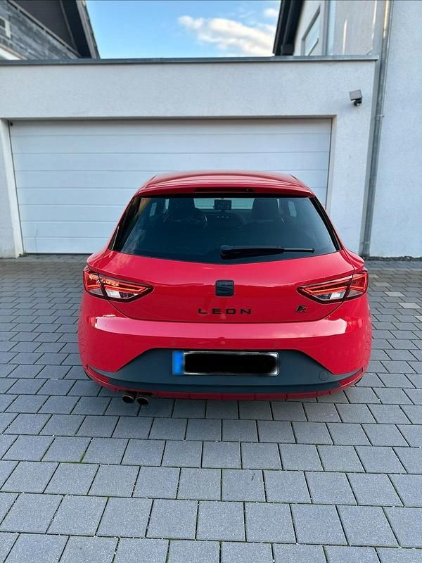 Second-hand Seat Leon SC FR 179 CP (131 kW) 2013 Roșu Hatchback