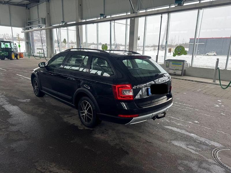 Gebraucht Skoda Octavia 184 PS (135 kW) 2015 Schwarz Kleinwagen