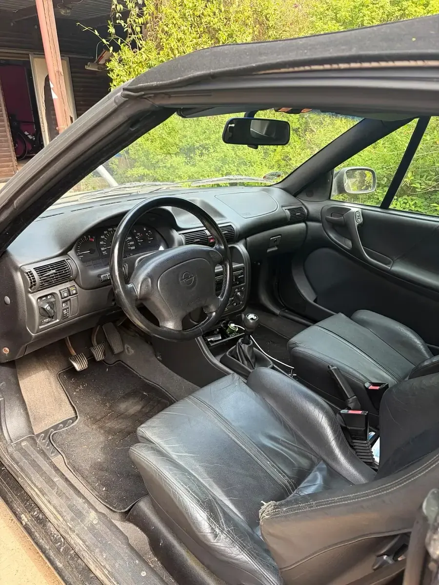 Gebraucht Opel Astra Cabriolet 116 PS (85 kW) 1999 Schwarz Cabrio