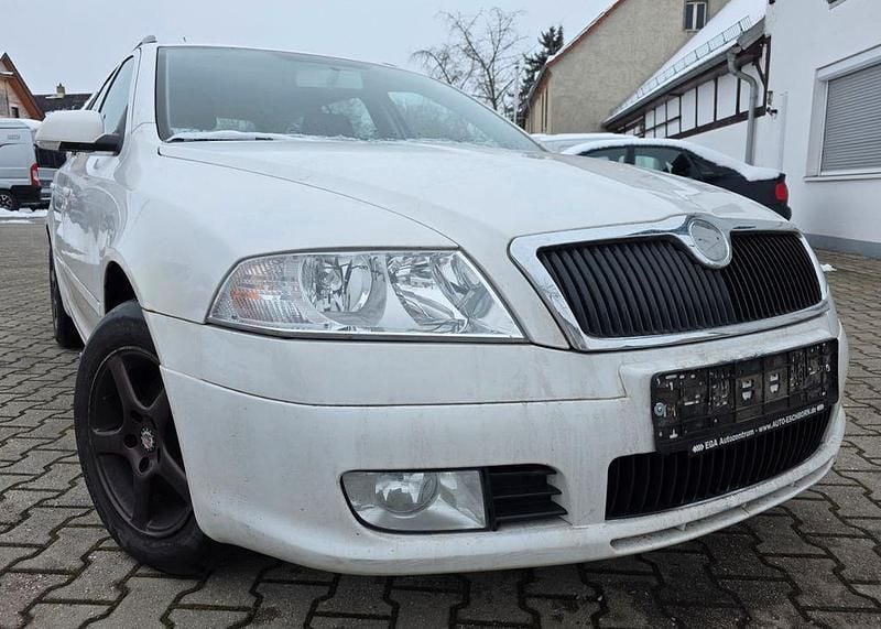Weiß Gebraucht 2008 Skoda Octavia Sport Kombi | 1.499 € (Guter Preis) - Bild 1/4