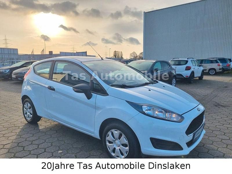 Gebraucht Ford Fiesta Ambiente 60 PS (44 kW) 2016 Weiß Kleinwagen