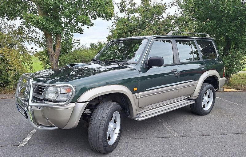 Grün Gebraucht 2000 Nissan Patrol SUV | 14.500 € (Teuer) - Bild 1/4