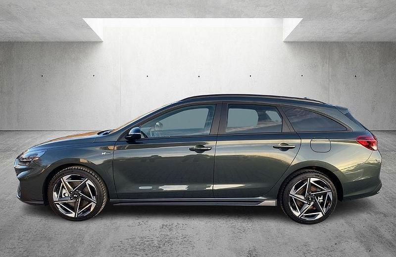 Neu Hyundai i30 N Line 140 PS (102 kW) 2025 Grau Kombi