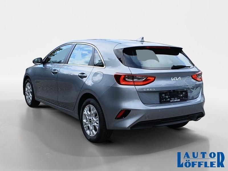 Gebraucht Kia Ceed 140 PS (102 kW) 2025 Silber Kleinwagen