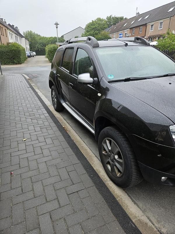 Schwarz Gebraucht 2015 Dacia Duster Prestige SUV | 5.800 € (Guter Preis) - Bild 1/4