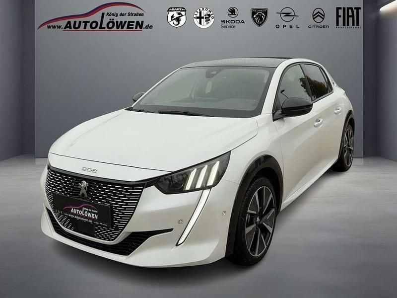 Perlmutt weiss Gebraucht 2022 Peugeot e-208 GT Kleinwagen | 19.480 € (Fairer Preis) - Bild 1/4