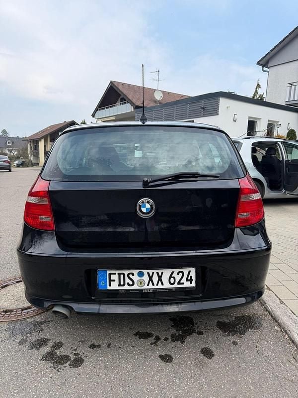 Gebraucht BMW 120 177 PS (130 kW) 2009 Schwarz Kleinwagen