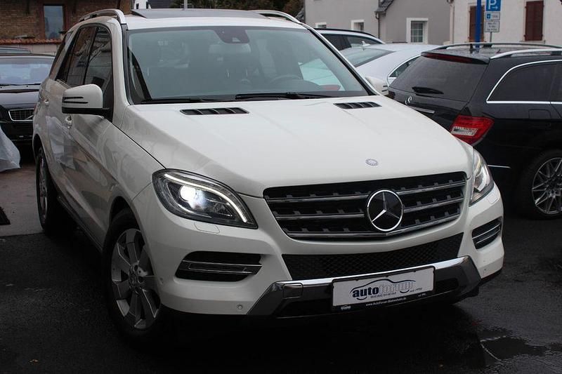 Gebraucht Mercedes ML350 258 PS (189 kW) 2013 Weiß SUV