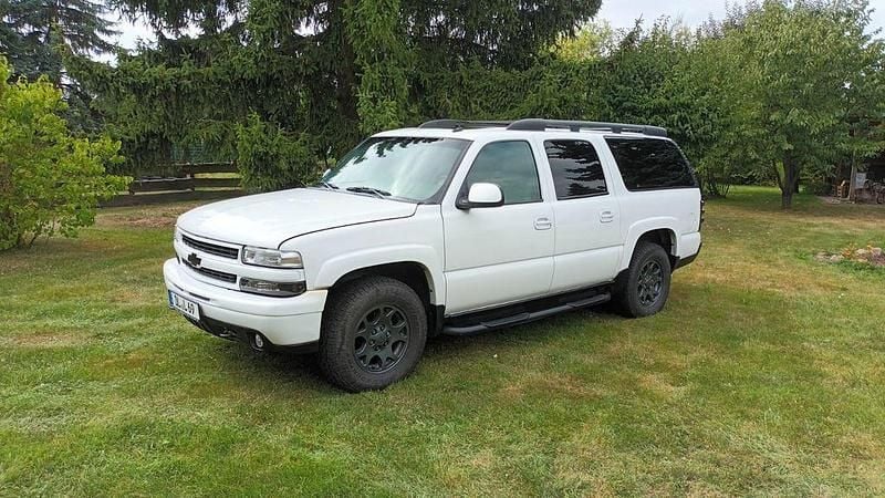 Weiß Gebraucht 2003 Chevrolet Suburban SUV | 11.500 € - Bild 1/4