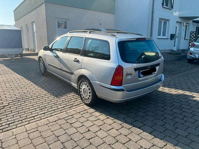 Gebraucht Ford Focus 101 PS (74 kW) 2003 Silber Limousine